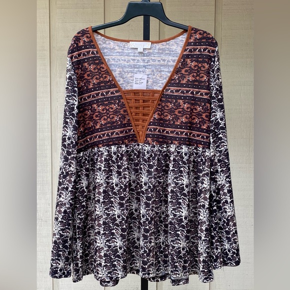 Suzanne Betro Tops - XL Suzanne Betro Weekend Tunic Top Bell Sleeves